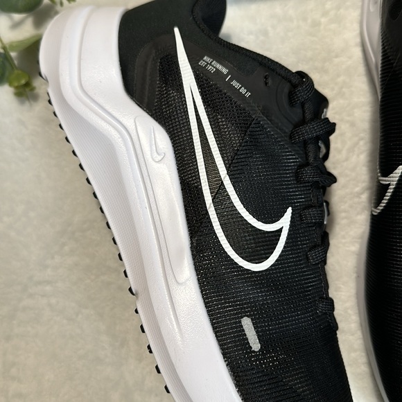 Nike Downshifter 12 - Picture 2 of 5